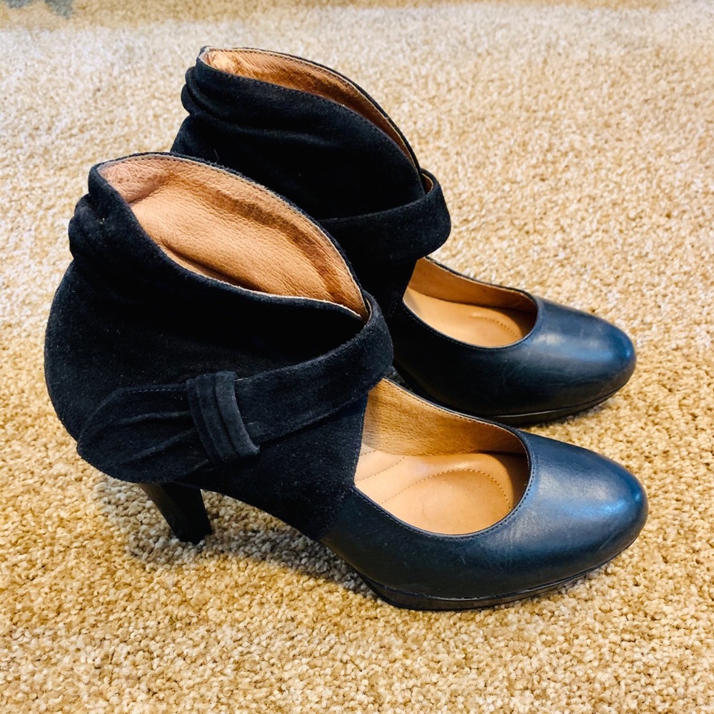 Clarks Women’s Heels/Booties